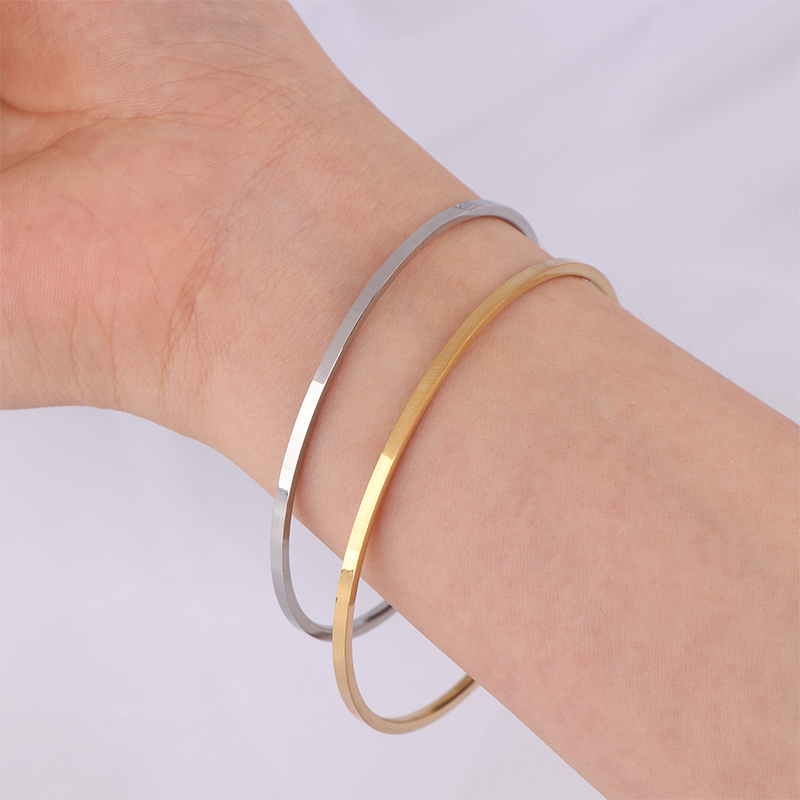 [E] Titanium Steel Simple Plai - Vintage Fashion In Paris ulasan dan harga