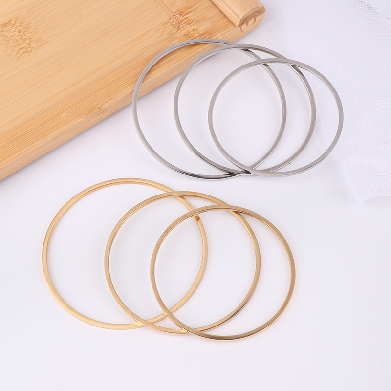 [E] Titanium Steel Simple Plai - Vintage Fashion In Paris ulasan dan harga