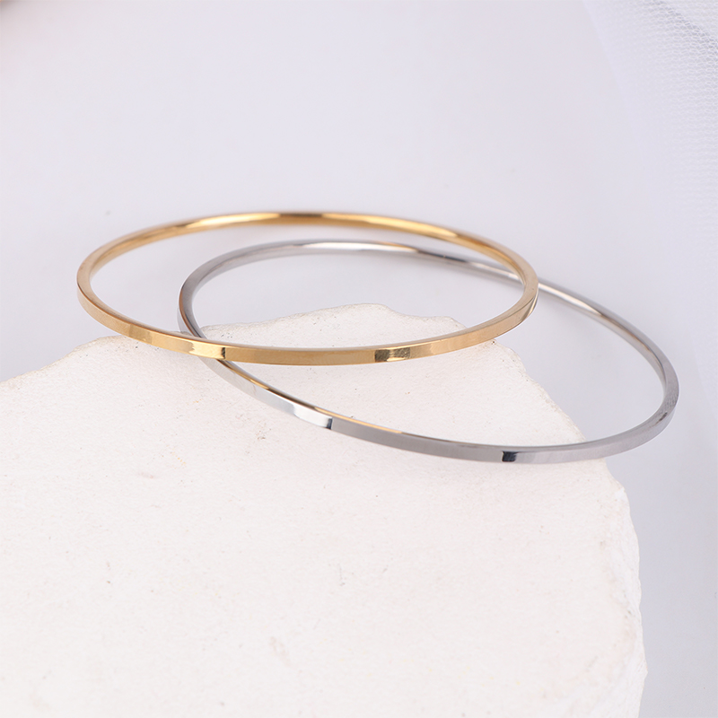 [E] Titanium Steel Simple Plai - Vintage Fashion In Paris ulasan dan harga