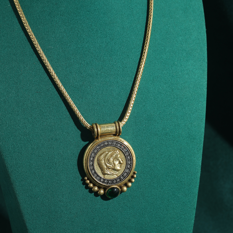 Head Ancient Coin Pendant Chok - Vintage Fashion Trends 2025 ulasan dan harga